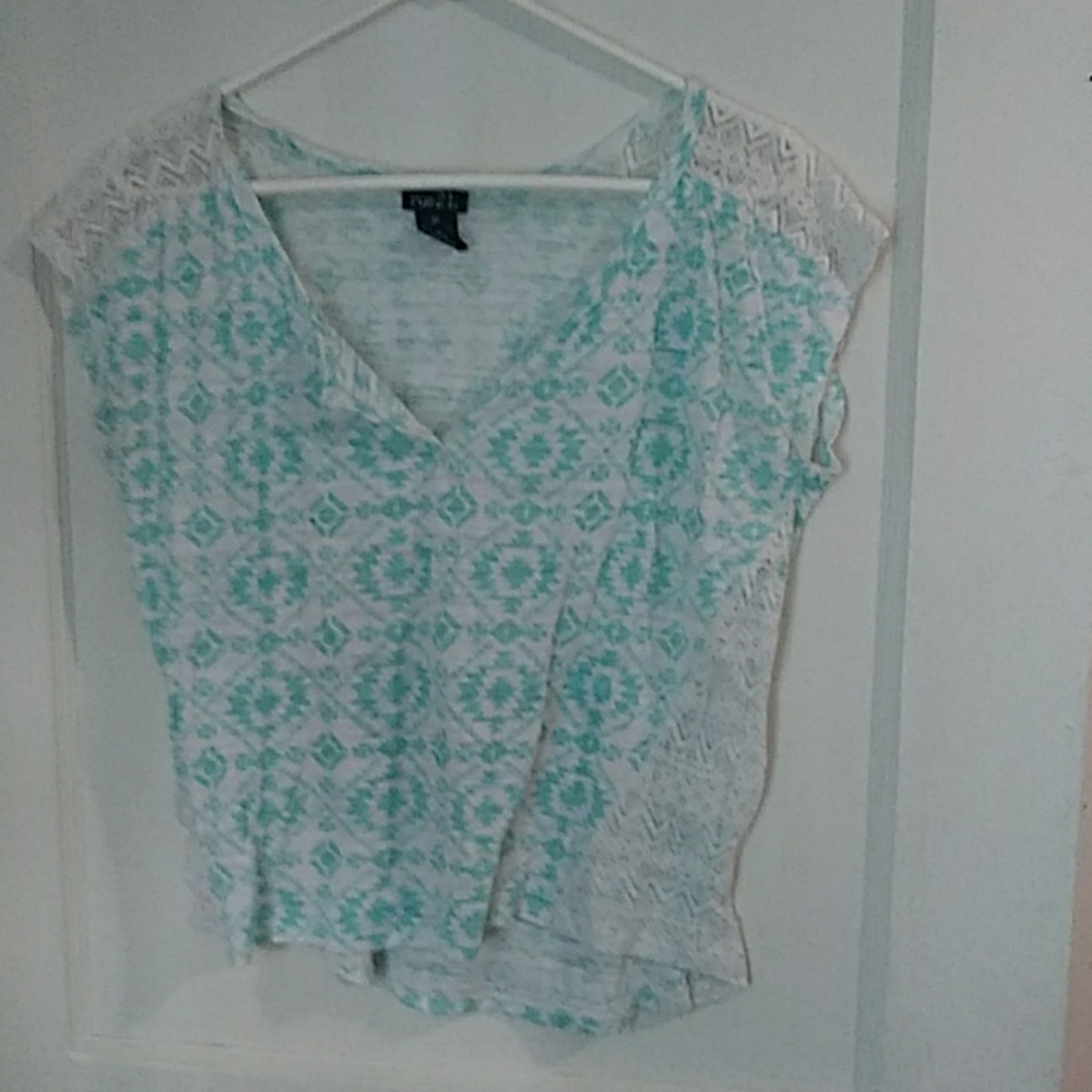 Tee